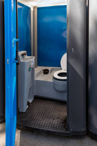 Best Portable toilet rental cost  in Cutler, CA